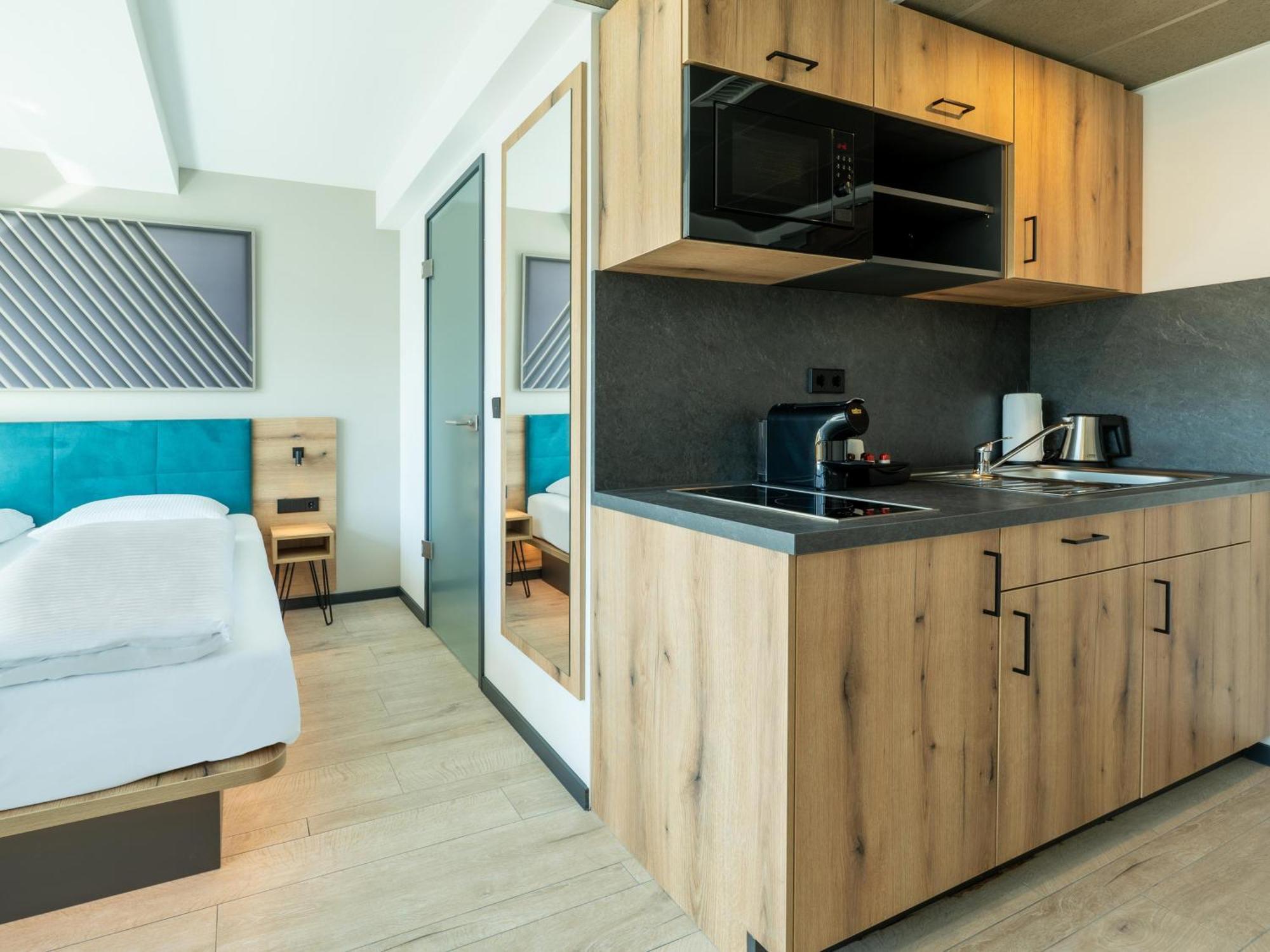 B&B Hotel Albstadt-Hbf Экстерьер фото