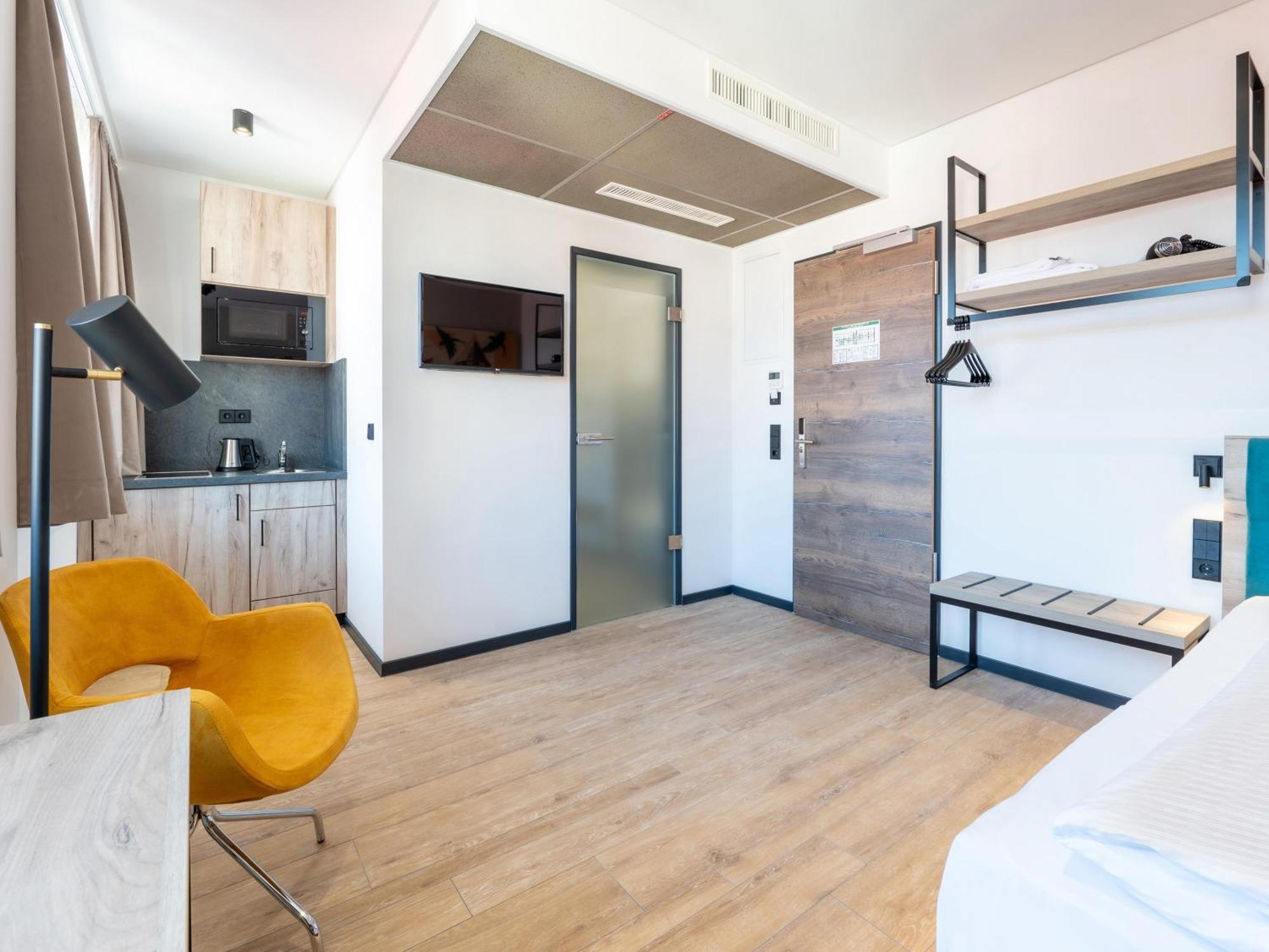 B&B Hotel Albstadt-Hbf Экстерьер фото